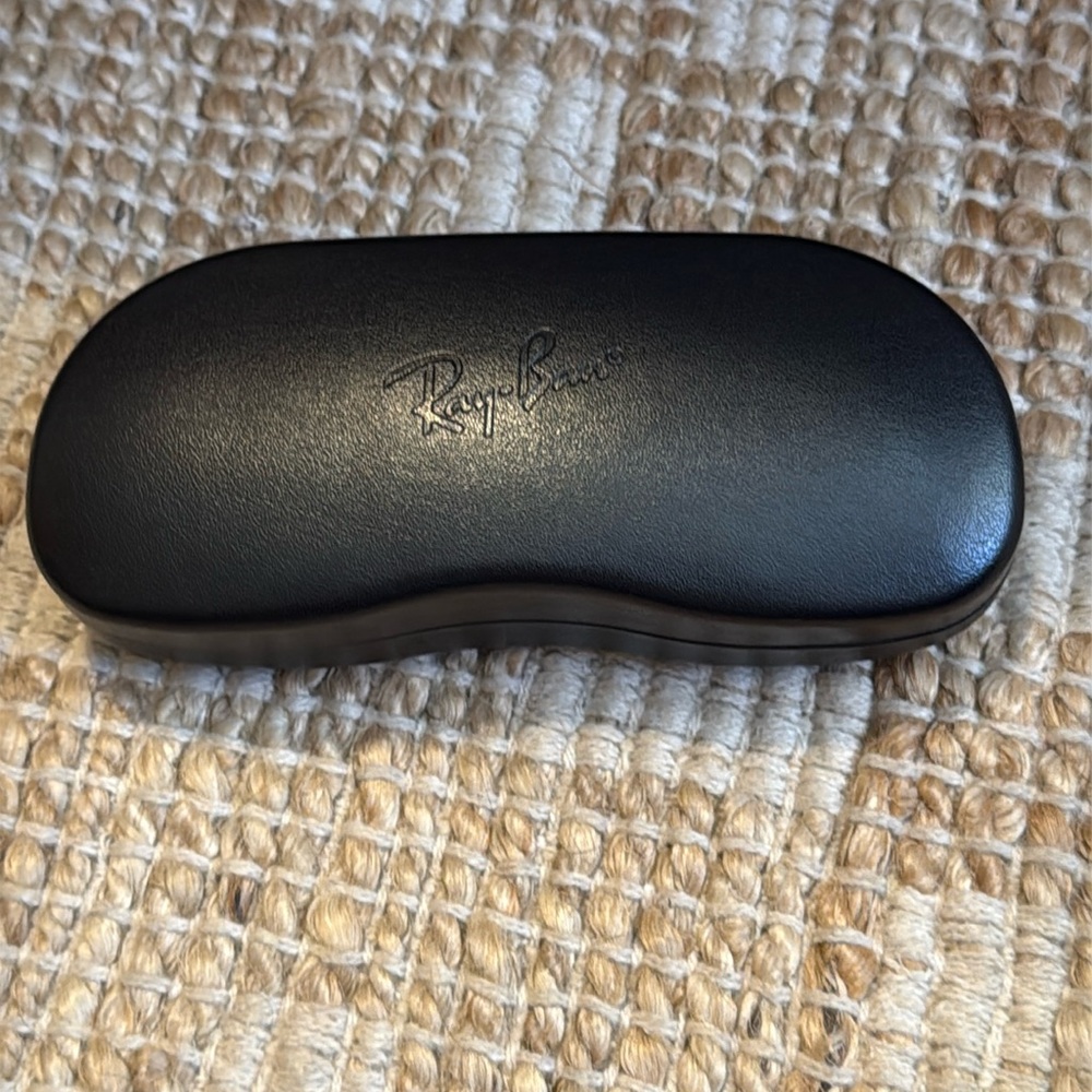 Ray-Ban Black and Cream Hard Glasses Case With Cleaning Cloth